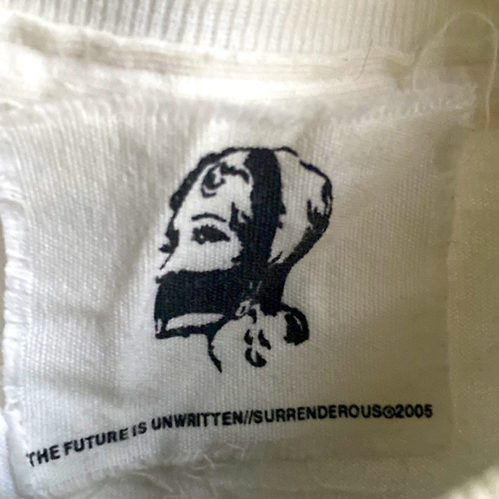 Vintage Surrender Tee - Picture 5 of 6